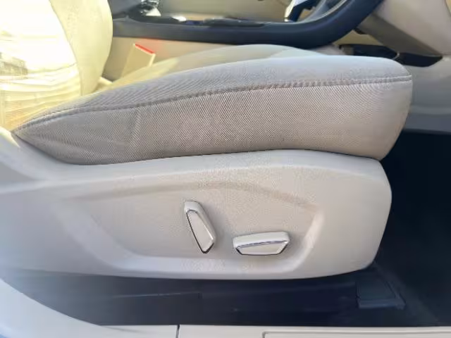 2016 Ford Fusion - 3FA6P0HD0GR118806 - Image #30